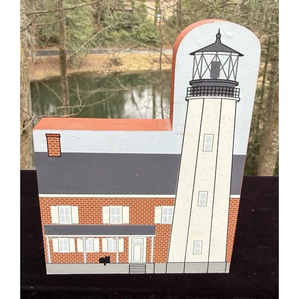 Cat's Meow Village Lighthouse Series Cape Henlopen Lighthouse Lewes, Delaware